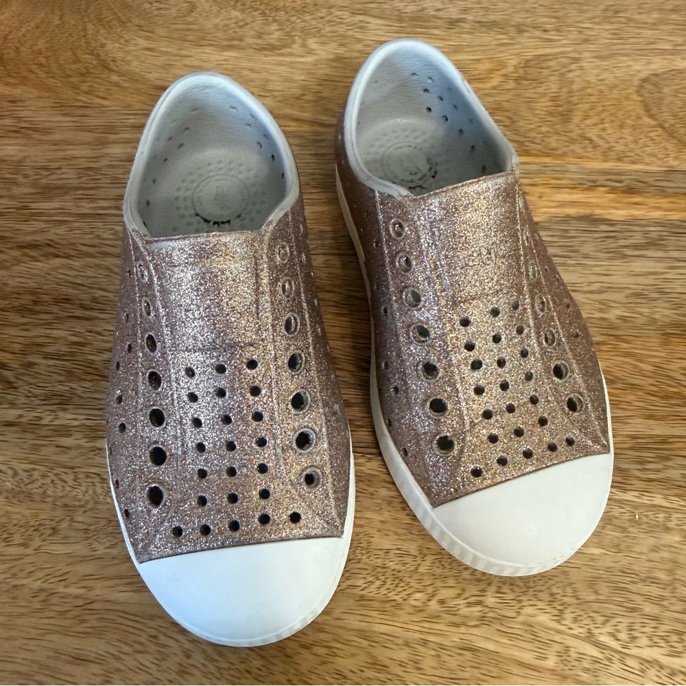 Native Shoes - Kids' Jefferson Bling Slip-On Sneaker - Metal Bling, Size 10